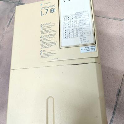 议价CIMR-L7B47P5 L7系列变频器 安川 400V 7.5kw工控配件维修