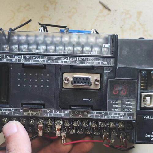 议价CP1H-X40DT-D 可编程控制器PLC 1.2版本维修