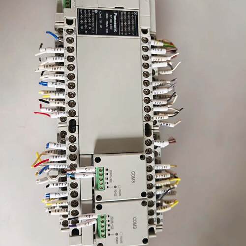 议价AFPXHC60T-F 松下PLC控制单元 带COM3接口 可编程控制器维修