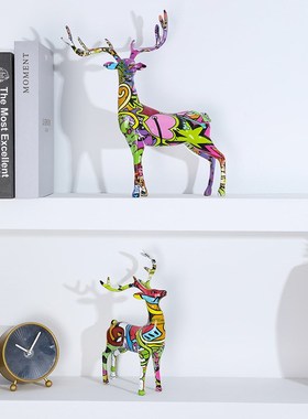 现代简约炫彩动物树脂工艺品客厅卧室软装情侣鹿创意样板间摆件