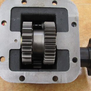 法士特小八档变速箱取力器QD40J 8JS85E-C 8JS75C