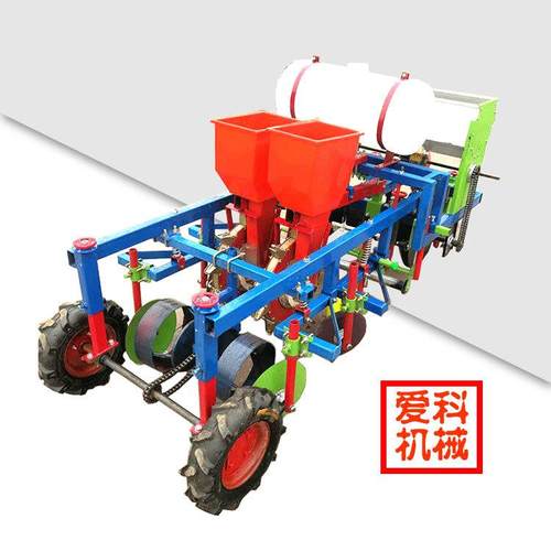 云南4行花生膜下播种机人工扣膜免间苗起垄播种施肥喷药滴灌机