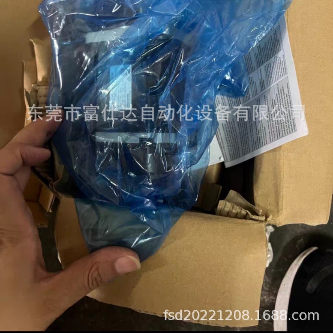 R88M-K1K020F-S2-Z  欧姆龙伺服电机库存现货实物拍摄议价