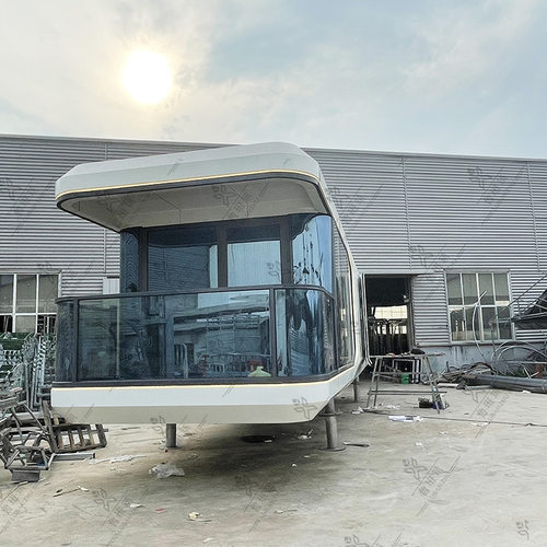 大型移动铝合金房车景观打卡拍照酒店网红太空舱苹果舱造型房屋