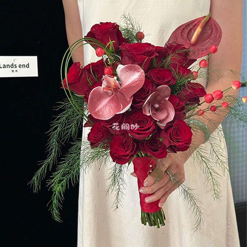 高级浪漫红色新娘手捧花成品仿真花订婚结婚礼物送朋友仪式感领证