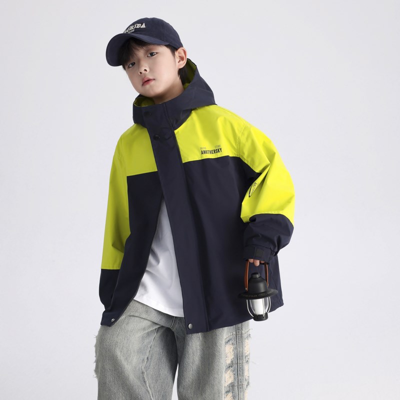 男大童开春撞色户外运动冲锋衣外套2025新款儿童男孩春装防风夹克