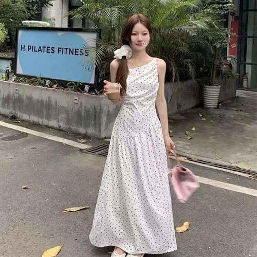 初恋清纯奶甜波点长裙小飞袖吊带连衣裙子女法式收腰2024新款夏季