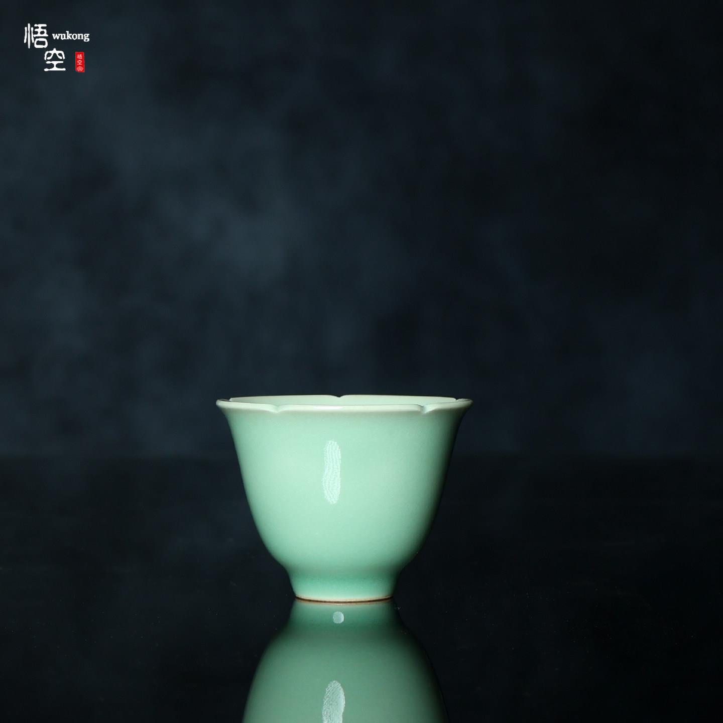 龙泉青瓷梅子青釉花口杯手工陶瓷主人杯单杯功夫茶具品茗杯闻香杯