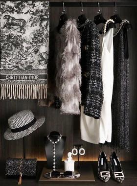 柒禧家居现代家居展厅衣柜软装饰品组合极简样板间衣帽间摆件组合