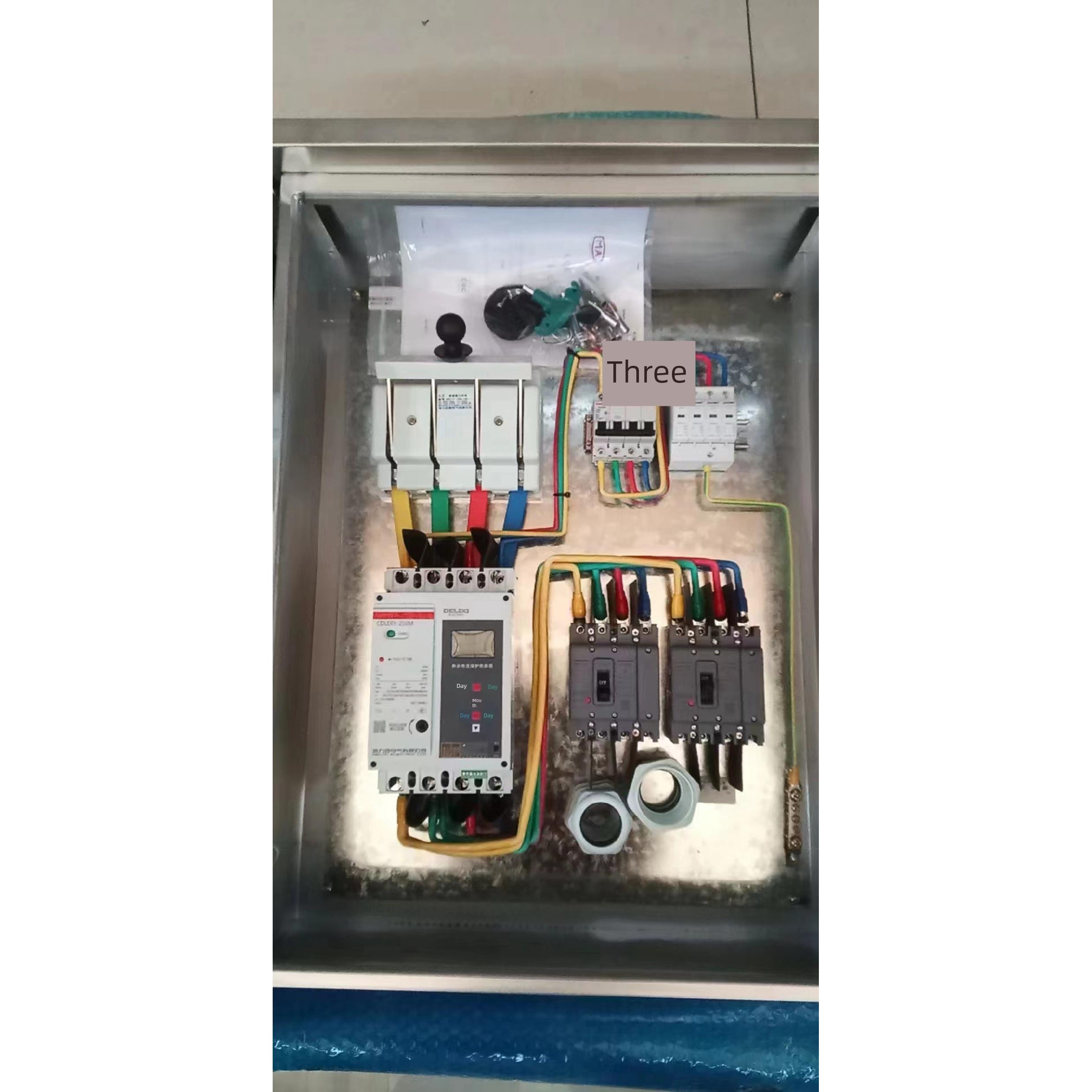 二进一出汇流箱防孤岛重合闸断路器配电箱110KW二汇一并网箱光伏