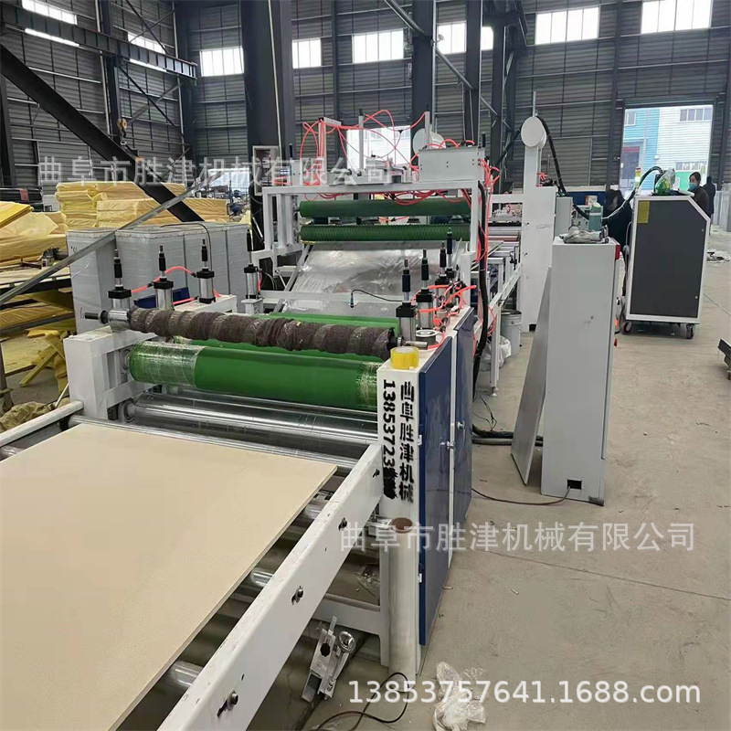 新型防水风管岩棉玻镁夹心板复合机 防火排烟镀锌钢板平贴机