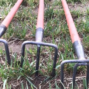 翻土钢耙子翻地松土神器二齿三齿四齿钉耙农用工具开荒种菜大锄头