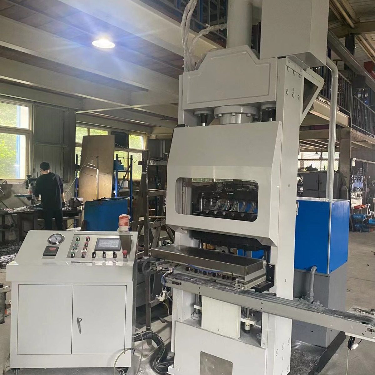 1浙江宁波慈溪厂家陶瓷生产加工机械陶瓷产品热压机