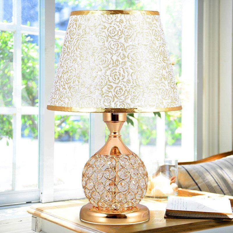 水晶台灯卧室床头柜灯结婚高级感轻奢2025新款高端氛围主卧小夜灯