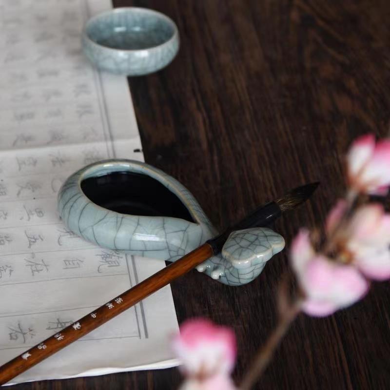 陶瓷墨碟琵琶造型墨砚池仿古小砚台多功能笔架水碟调色盘小笔洗