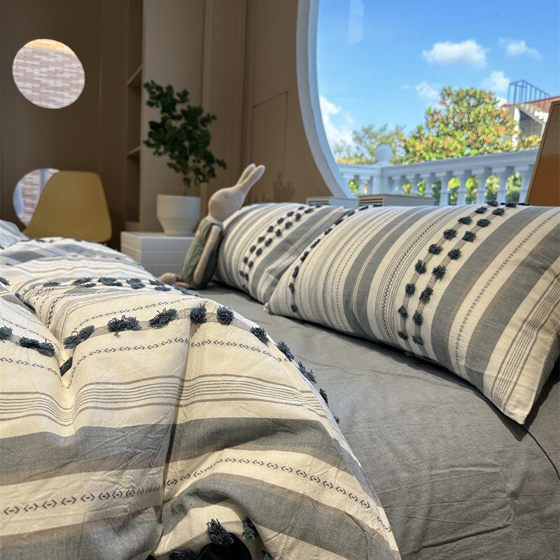 色织北欧水洗棉蓝灰色条纹牀上四件套全棉毛球球1.5m1.8公寓被套