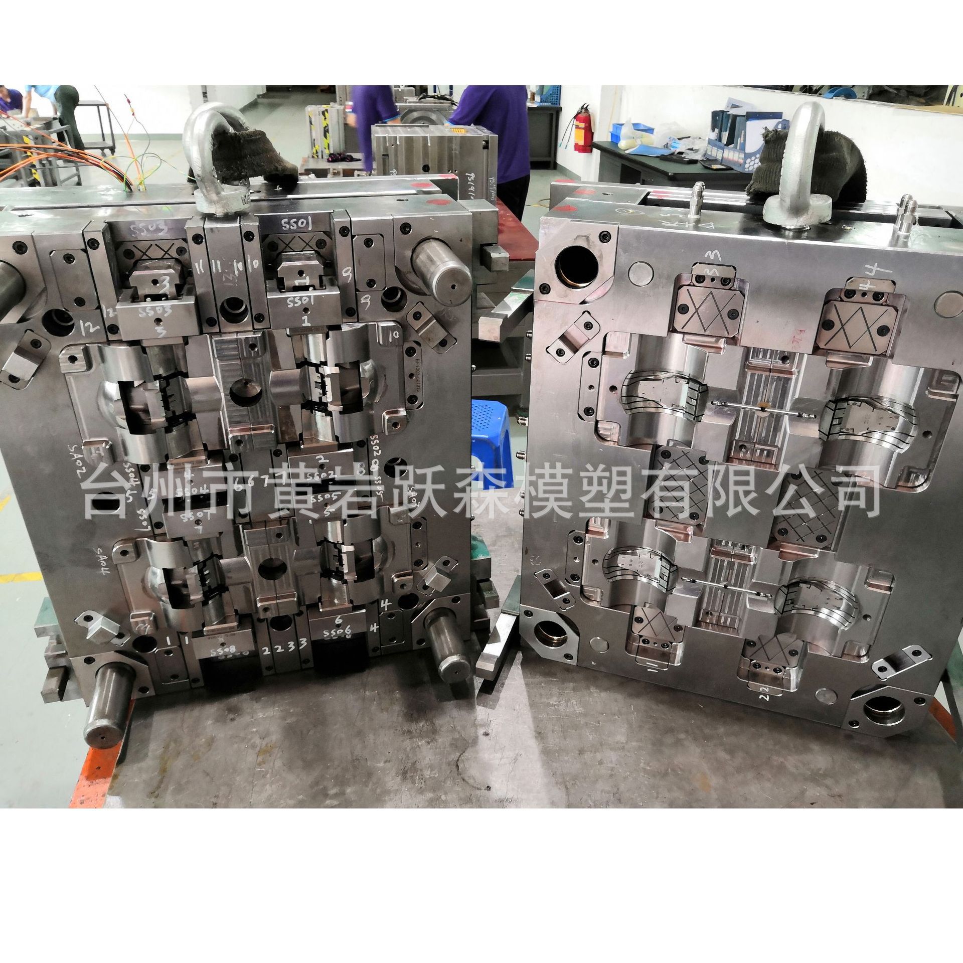 注塑模具 日用品模具 瓶胚模具 加工定制模具 电器模具 玩具模具