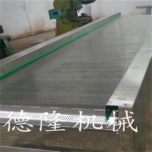 德隆厂家不锈钢重型链板输送机平顶链板输送机爬坡链板输送线