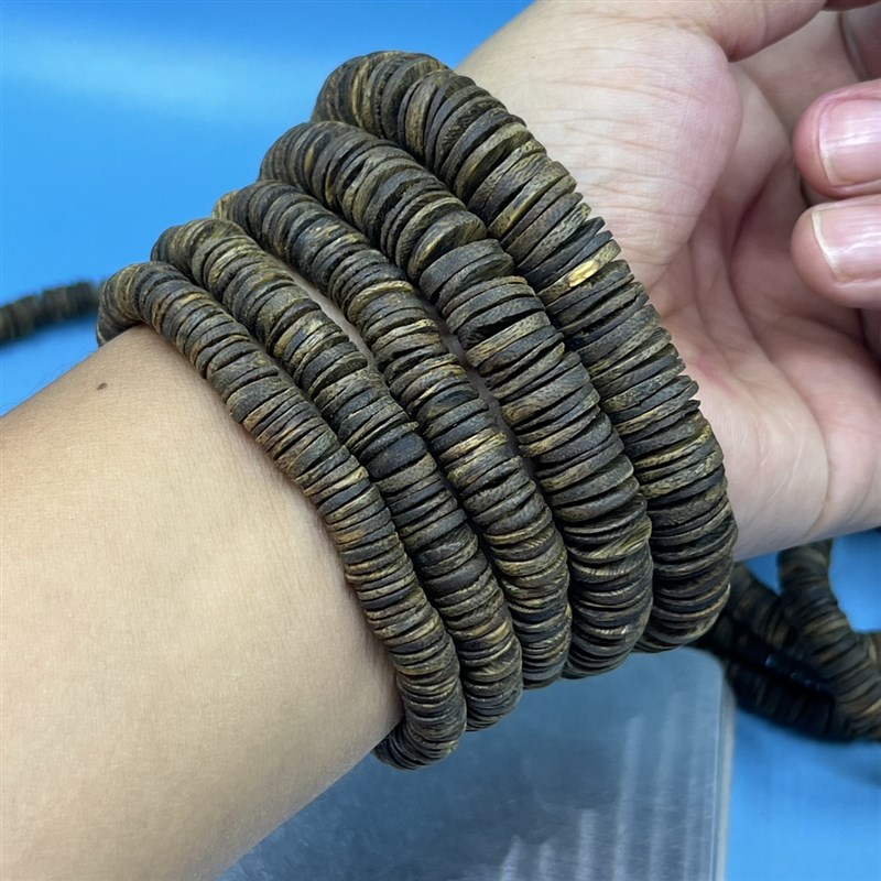 (沉水级乌身圆叶)电白沉香绿棋楠算盘珠片片随行奇楠手串保真