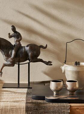 中世纪风格客厅氛围美食艺术装饰品茶具托盘组合生活中心健康中心