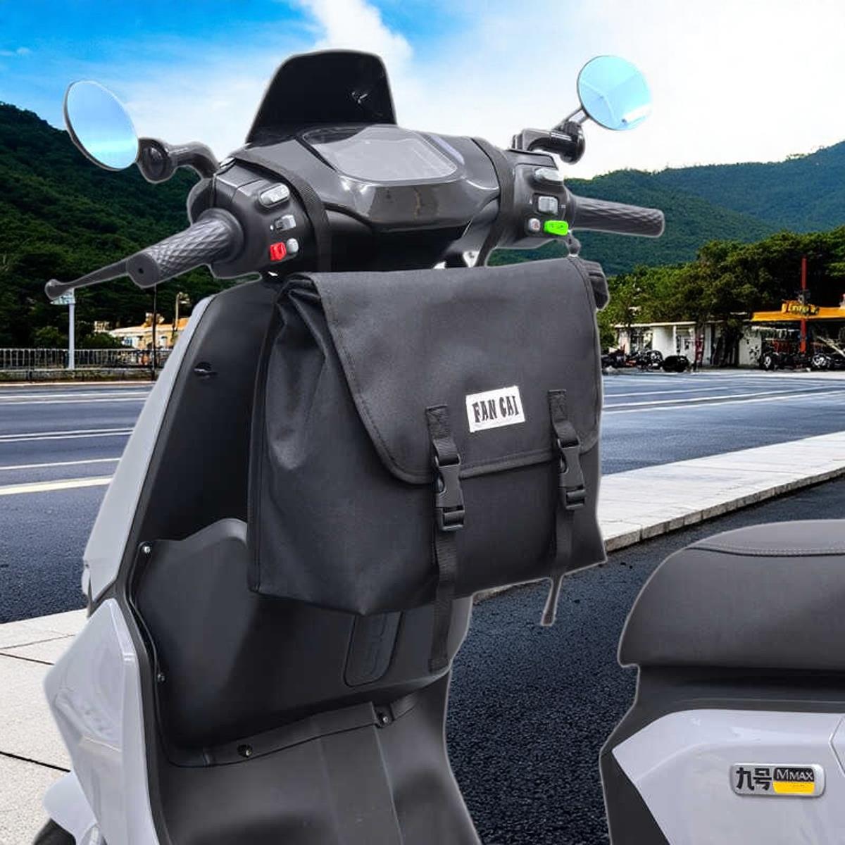 原创电动车前置包踏板电瓶车大容量防水包头盔充电器雨衣收纳包