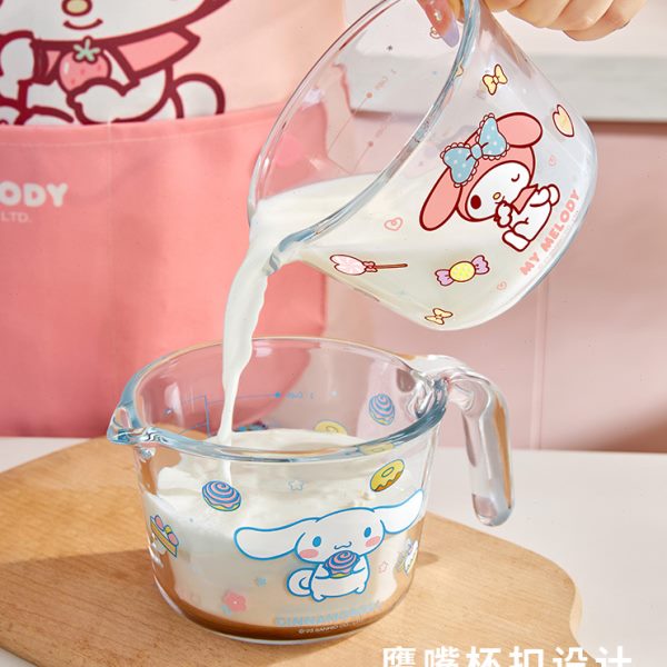 三丽鸥玻璃量杯带刻度耐高温厨房烘焙打蛋杯子牛奶毫升计量水杯