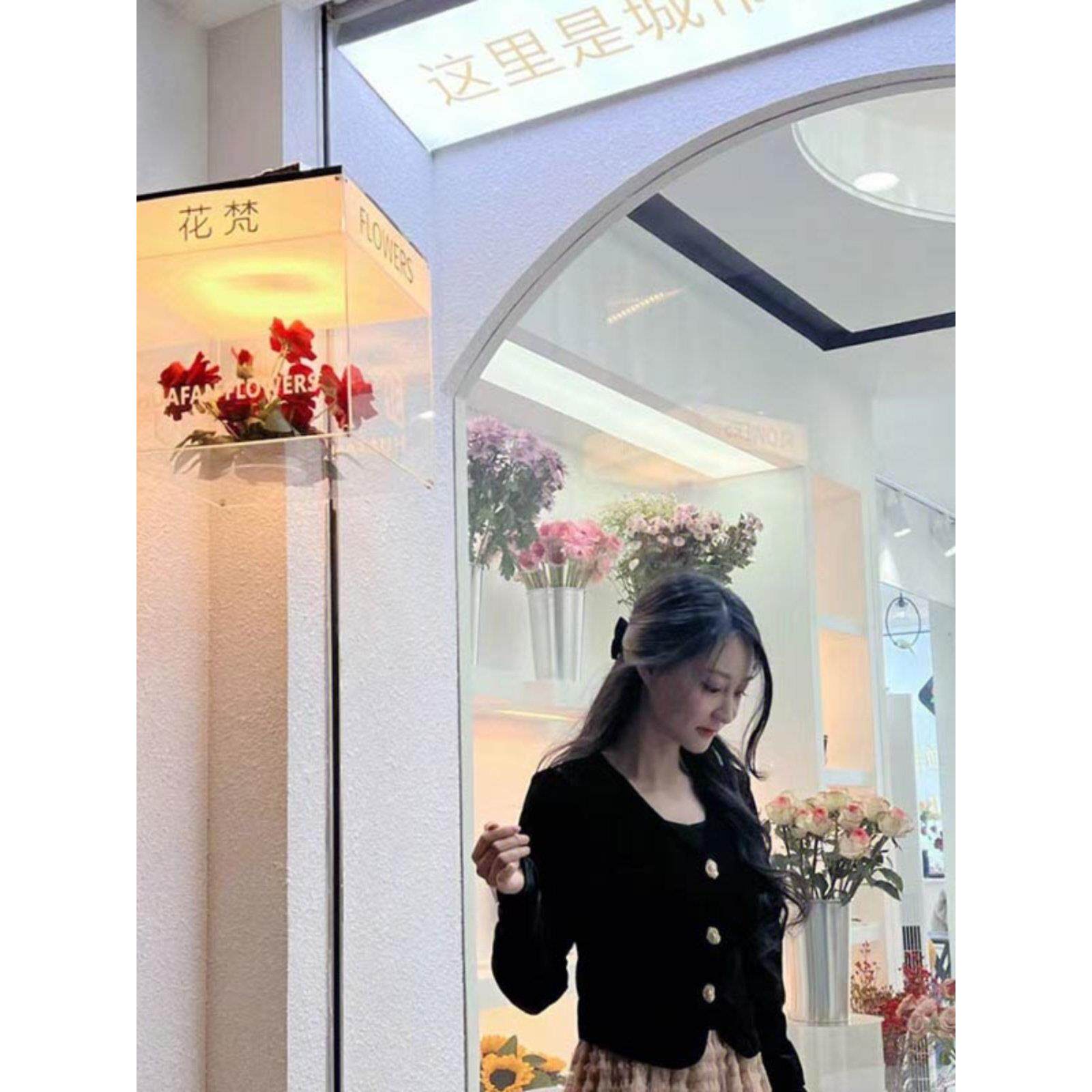 爆款 网红蛋糕店旋转灯箱定制亚克力发光门头招牌可放装饰物招牌