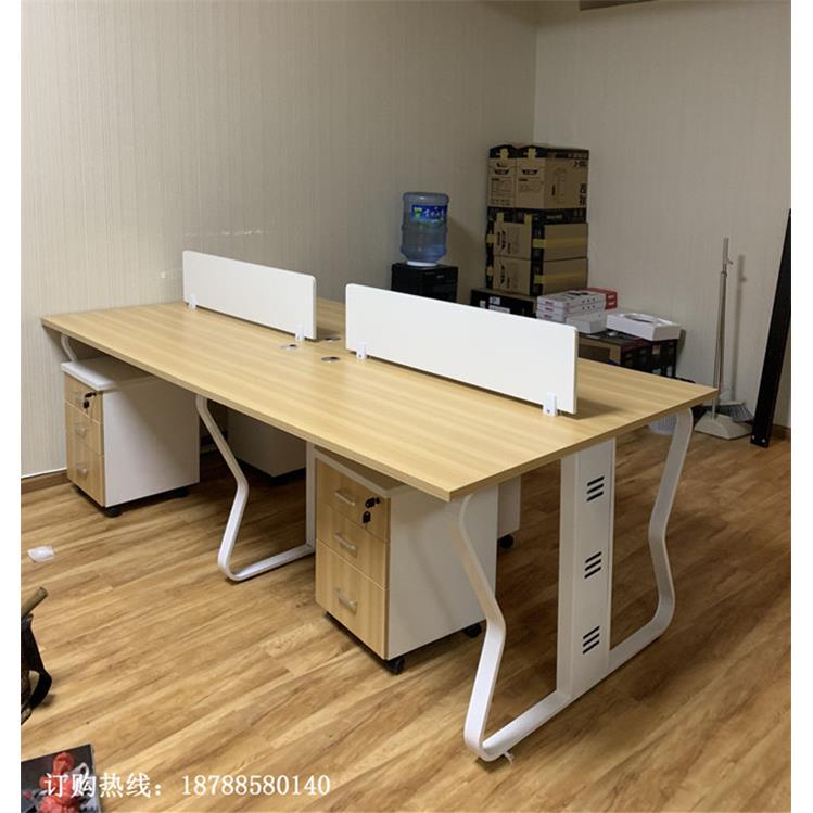 云南昆明钢架四人位职员桌办公室桌椅隔断员工桌工作卡座位电脑桌