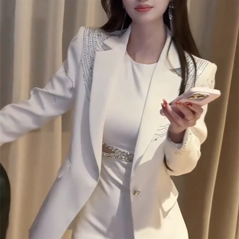 春季新款时尚西服套装裙2025洋气重工烫钻收腰显瘦外套+连衣裙