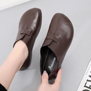 春秋款平底妈妈鞋复古休闲真皮软底单鞋女中老年皮鞋大码懒人棉鞋
