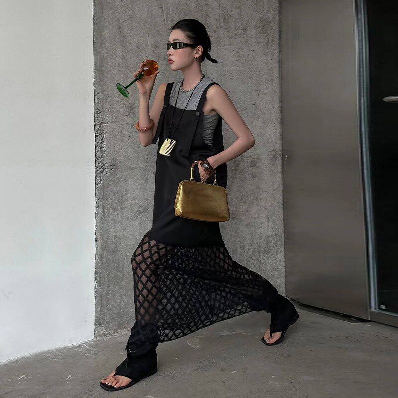 黑色吊带裙女2024新款夏季法式高级感减龄时尚蕾丝拼接宽松背带裙