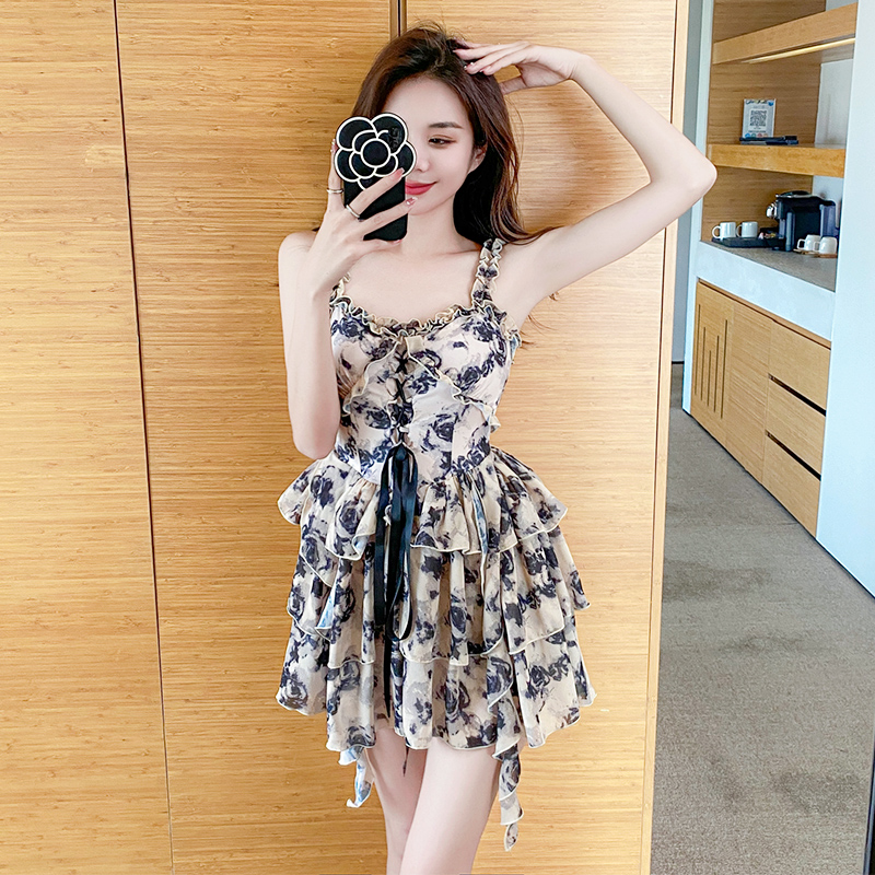 网红风碎花吊带辣妹保守遮肚显瘦复古蛋糕裙2023U新款连体泳衣女