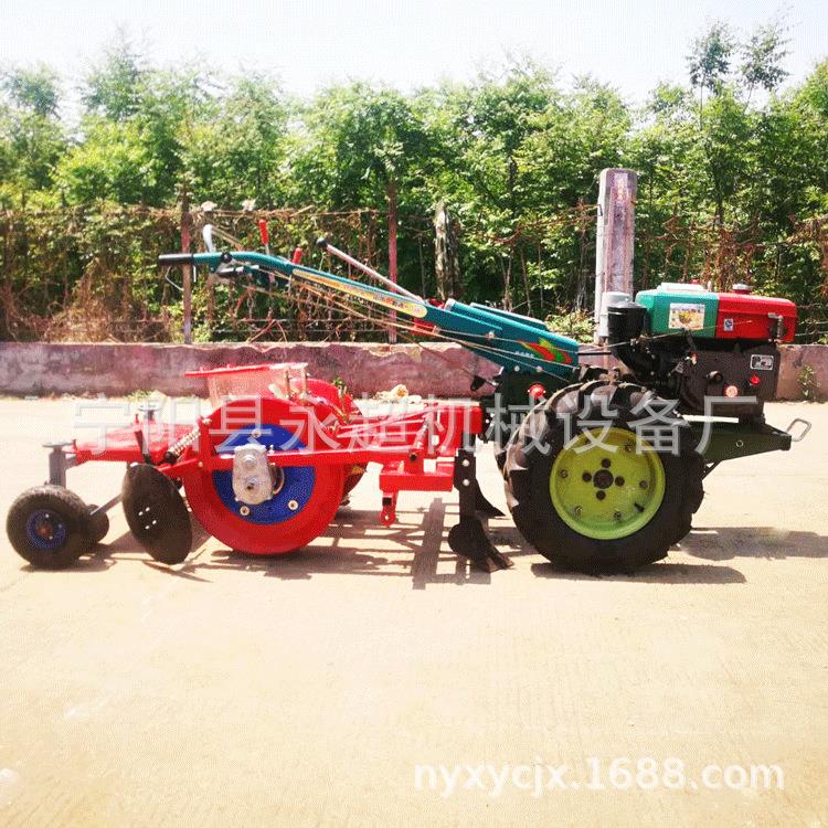 鸭嘴式花生铺膜播种机玉米精播机手扶车配套使用起垄精播机