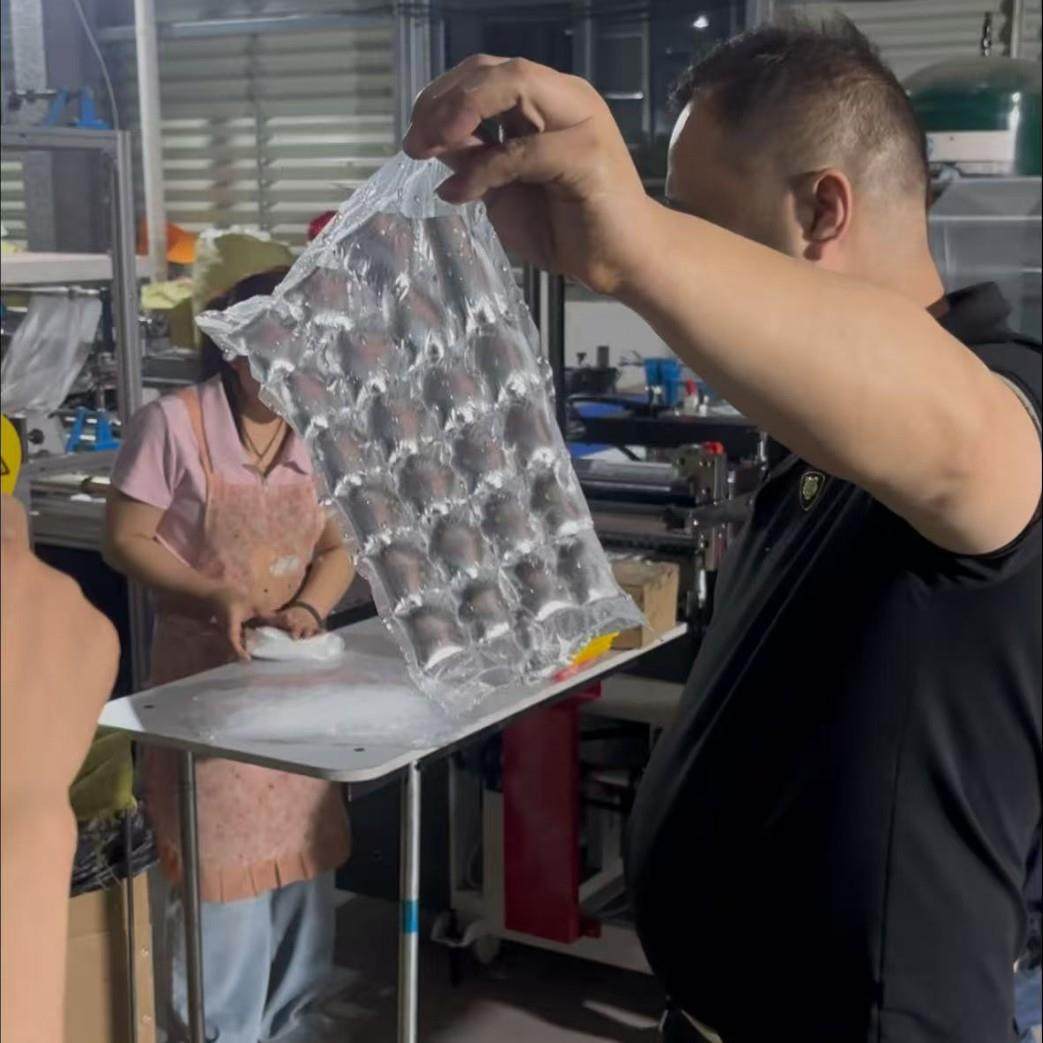 冰袋制袋机格子冰袋机一次性冰袋机,五金/工具,其他塑料机械,淘宝优惠券,粉丝福利购,淘宝优惠卷