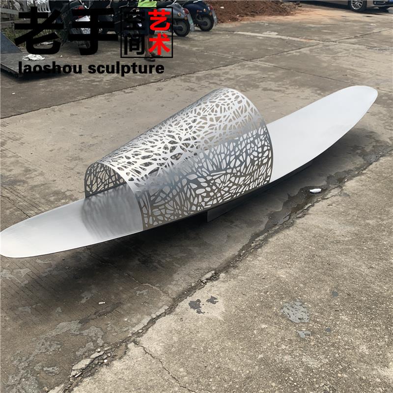 不锈钢抽象小船金属雕塑镜面帆船人物镂空园林水景酒店小品装饰