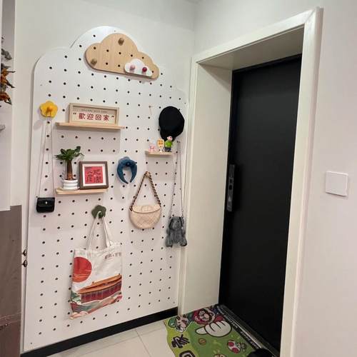 实木定制入户玄关洞洞板装饰架2025新款造型墙收纳置物隔板衣帽架