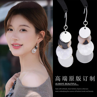 许我耀眼许妍赵露思同撞色金属圆片耳环女气质高级感小众几何耳钉