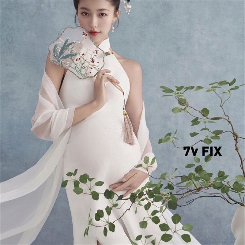 24展会新款孕妇摄影服装拍照影楼新款在家拍照复古中式抹胸孕妈咪