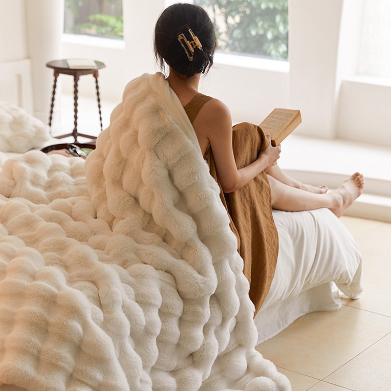 轻奢网红托卡兔毛绒毯加厚u保暖沙发毯床上盖毯办公室午睡毛毯抱