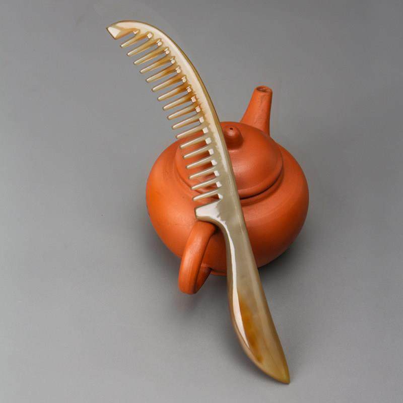 牛角按摩梳子中宽齿个人护理清洁头皮洗漱按摩顺发窄齿梳长20厘米