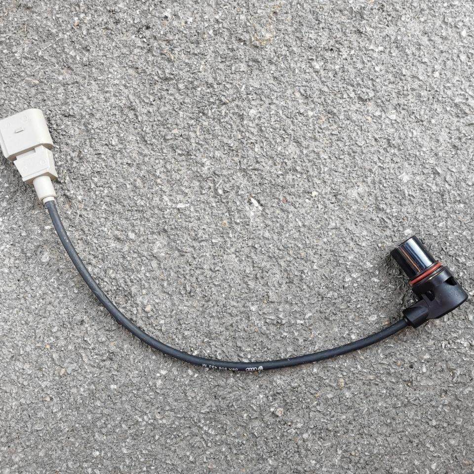 适用于老款捷达春天伙伴前卫1.6排量发动机曲轴位置传感器