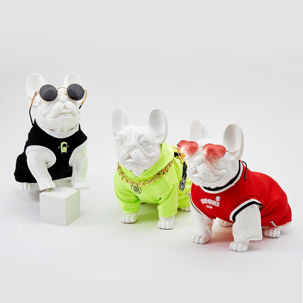 创意斗牛犬狗摆件客厅家装饰品狗服装橱窗展示模特摄影拍照道具