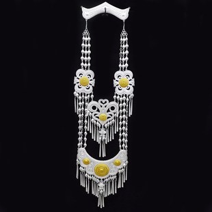 民族风饰品 彝族中款镀银胸牌 彝族服装配饰 摄影表演婚庆饰品