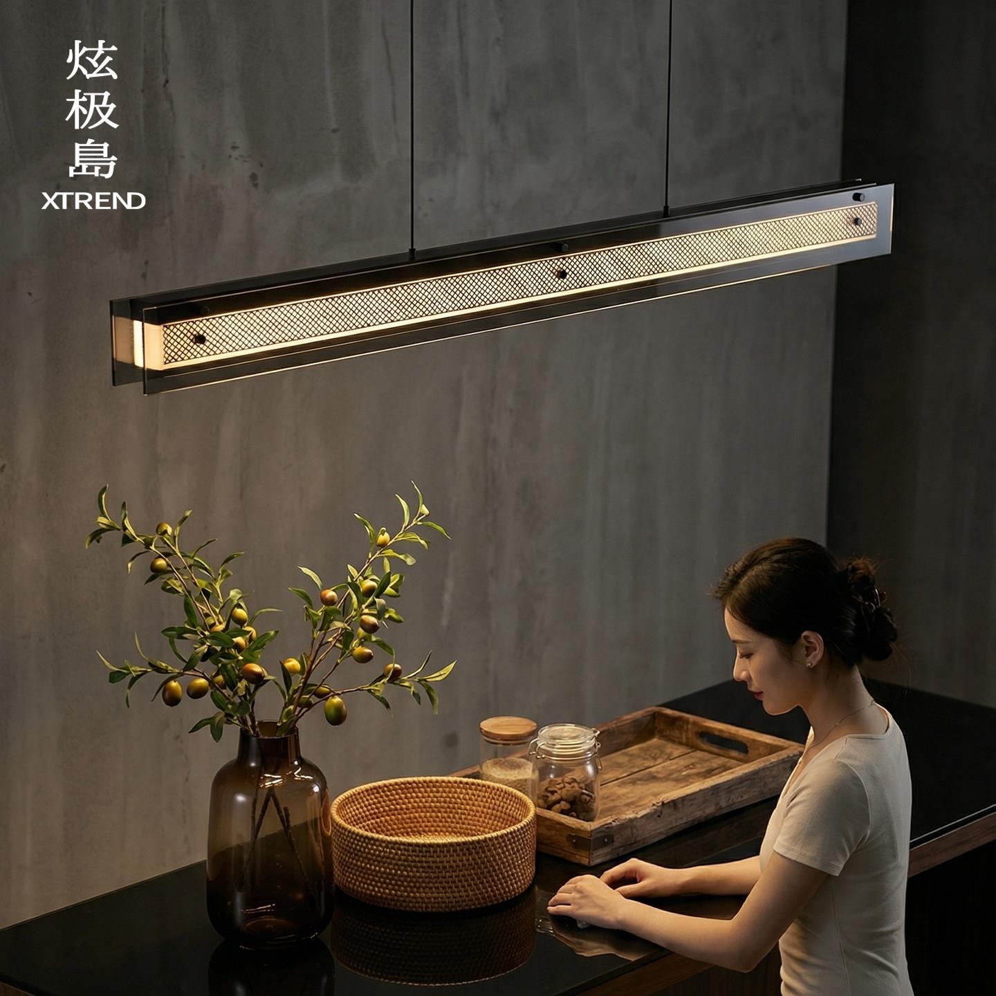 炫极岛一字玻璃饭厅吊灯2026新款意式极简创意升降长条岛台餐桌灯