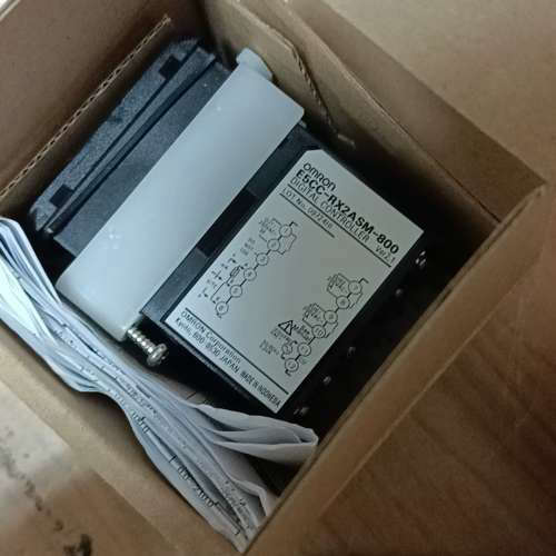 欧姆龙温控器E5cc-RX2ASM-800,4个议价