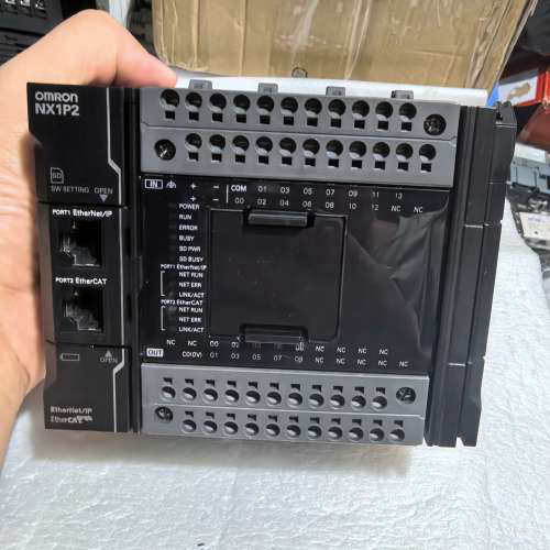 欧姆龙PLC编程控制器NX1P2-9024DT，实物拍摄，功议价