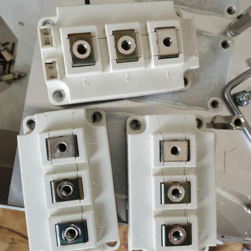 Infineon英飞凌LGBT 模块FF200R12KE4，议价