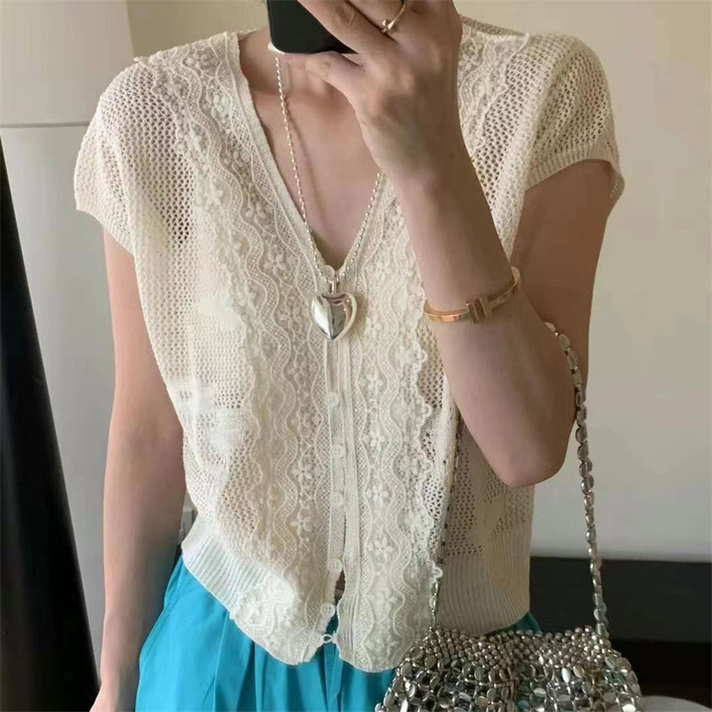 高级感蕾丝花边拼接冰丝针织短袖上衣女2024夏季V领显瘦百搭小衫1