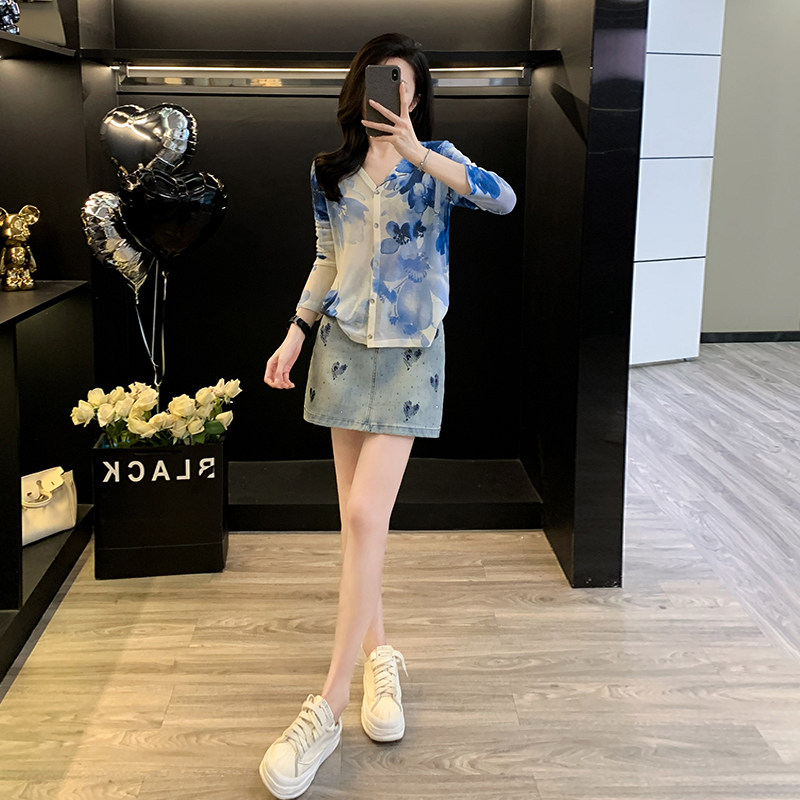 春季新款高级感韩系穿搭薄针织开衫打底衫高腰牛仔短裙显瘦两件套