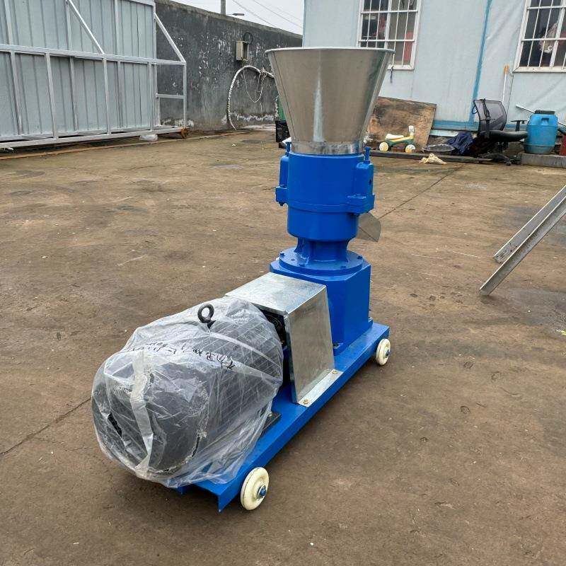 养殖场造粒机饲料加工饲料机平模颗粒机秸秆玉米饲料颗粒机